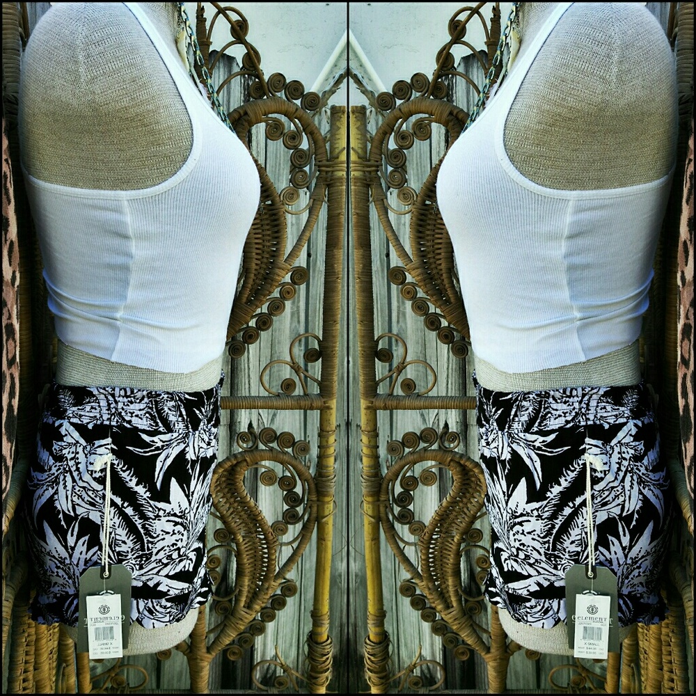 Element Floral Shorts - Picture 2 of 3