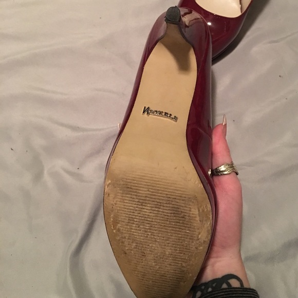 Red heels - Picture 2 of 2