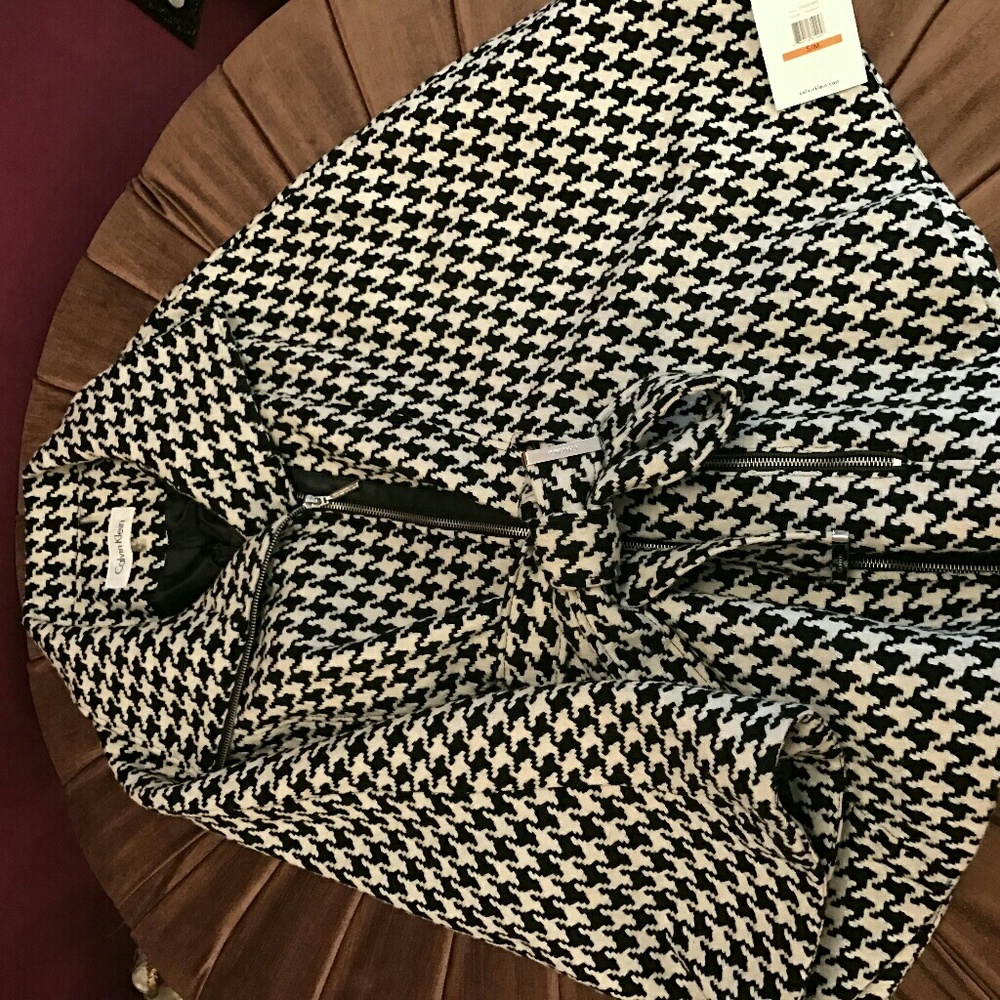 Calvin Klein Houndstooth Check Cape