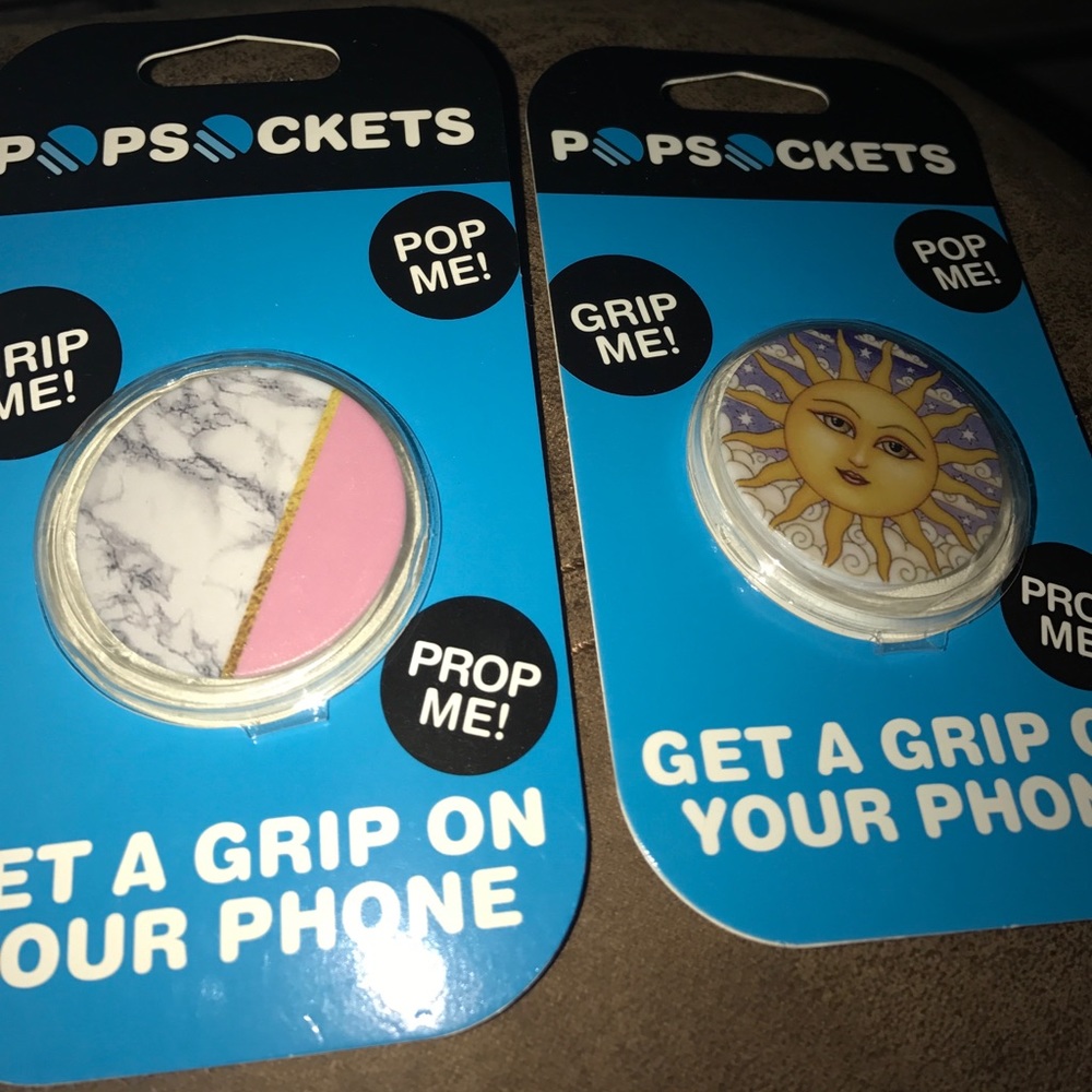 Mobile phone grips/pop socket