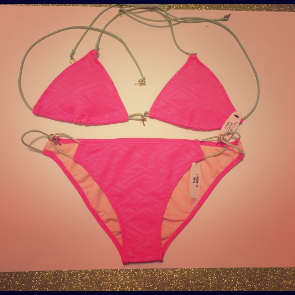 NWT 🏝Hot Pink Bikini 👙 (never worn)