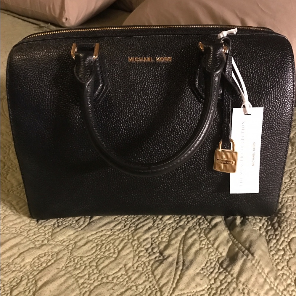 new michael kors medium duffle black