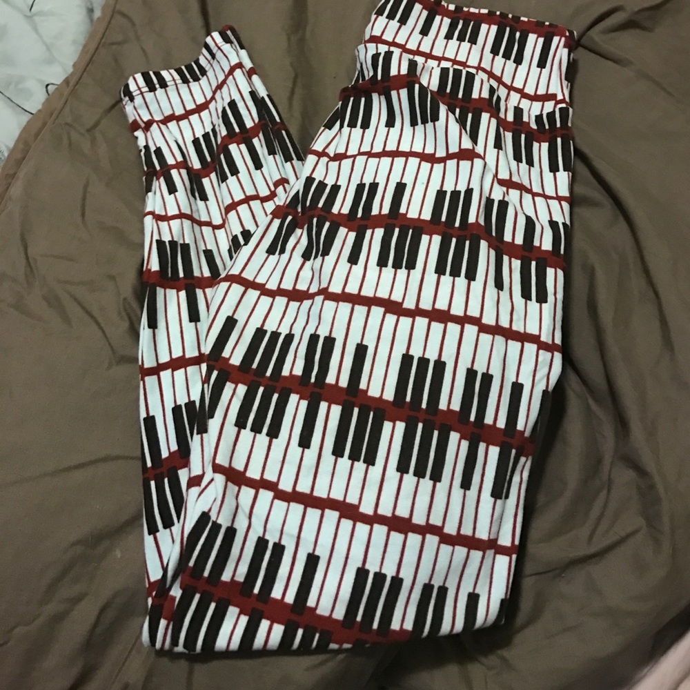 OS lularoe piano leggings