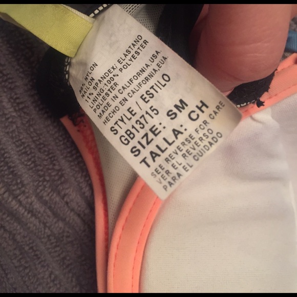 Bikini - Picture 3 of 5