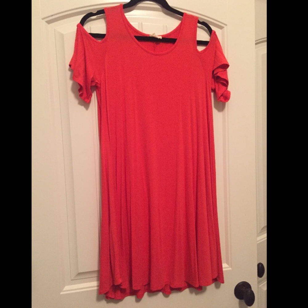 🎉🌺 LAST CHANCE Coral Open Shoulder Jersey Dress