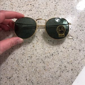 Gold circle Raybans