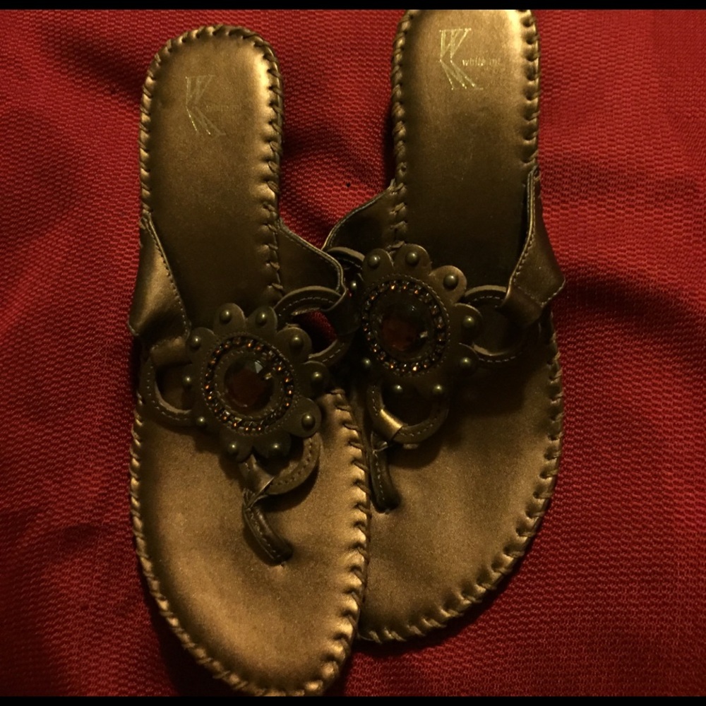 White mountain brownish copper jeweled Sandles. 😊