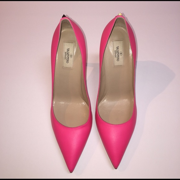 Valentino Shoes - Valentino Pink Pumps