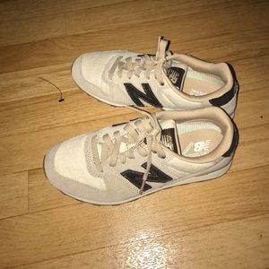 BARELY WORN NEW BALANCE