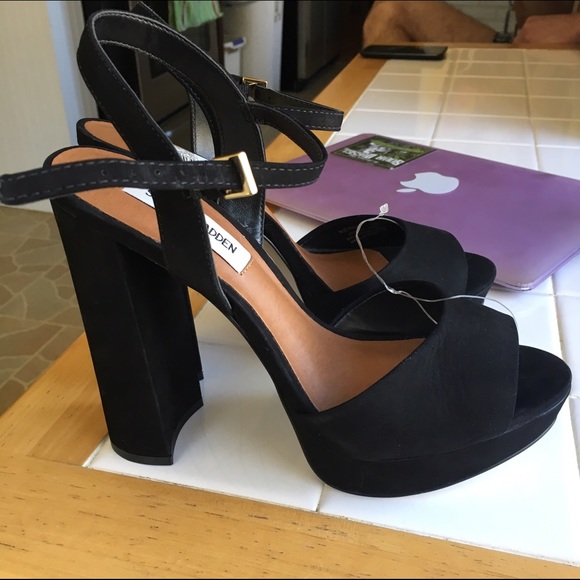 SOLD STEVE MADDEN suede platform heels size 9 - Picture 2 of 4
