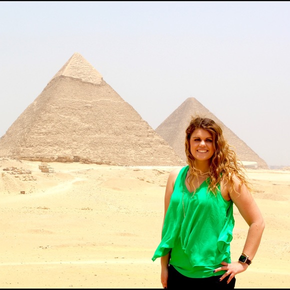 Meet your Posher, Alysia - Picture 2 of 2