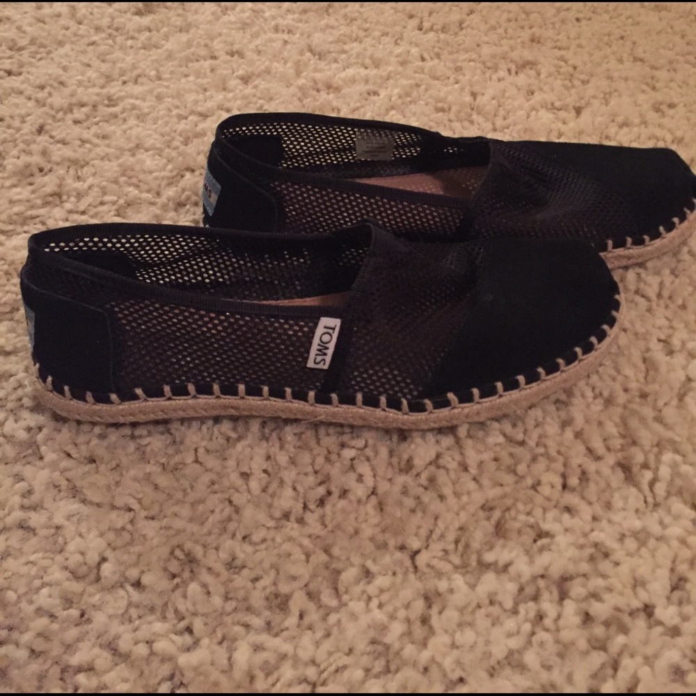 TOMS SIZE 7.5