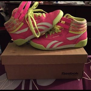 Girls reebok classic size 1