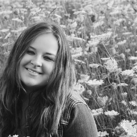 Meet your Posher, Andrea - Picture 1 of 1