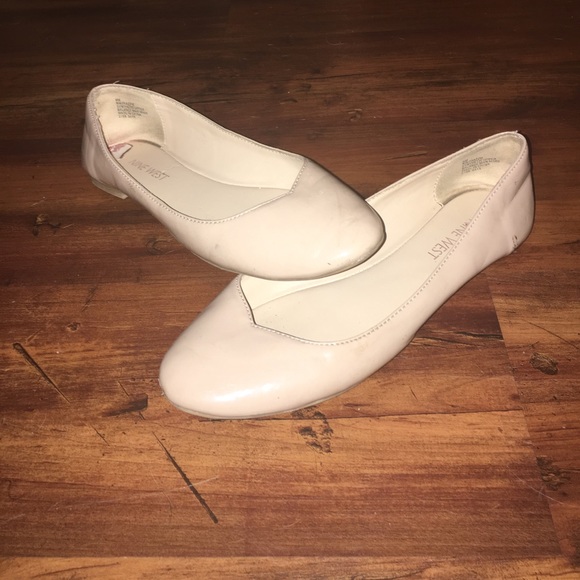 Nude flats - Picture 1 of 1