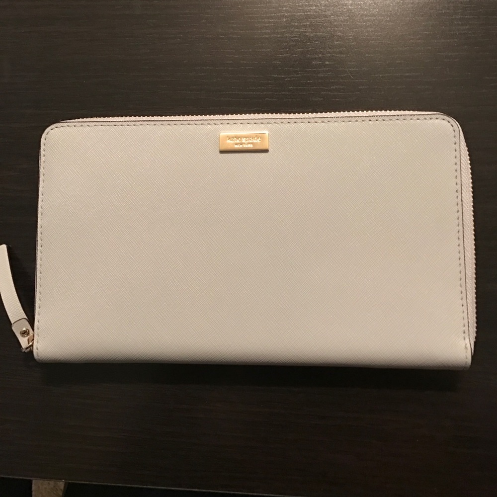 Kate Spade travel wallet NWT