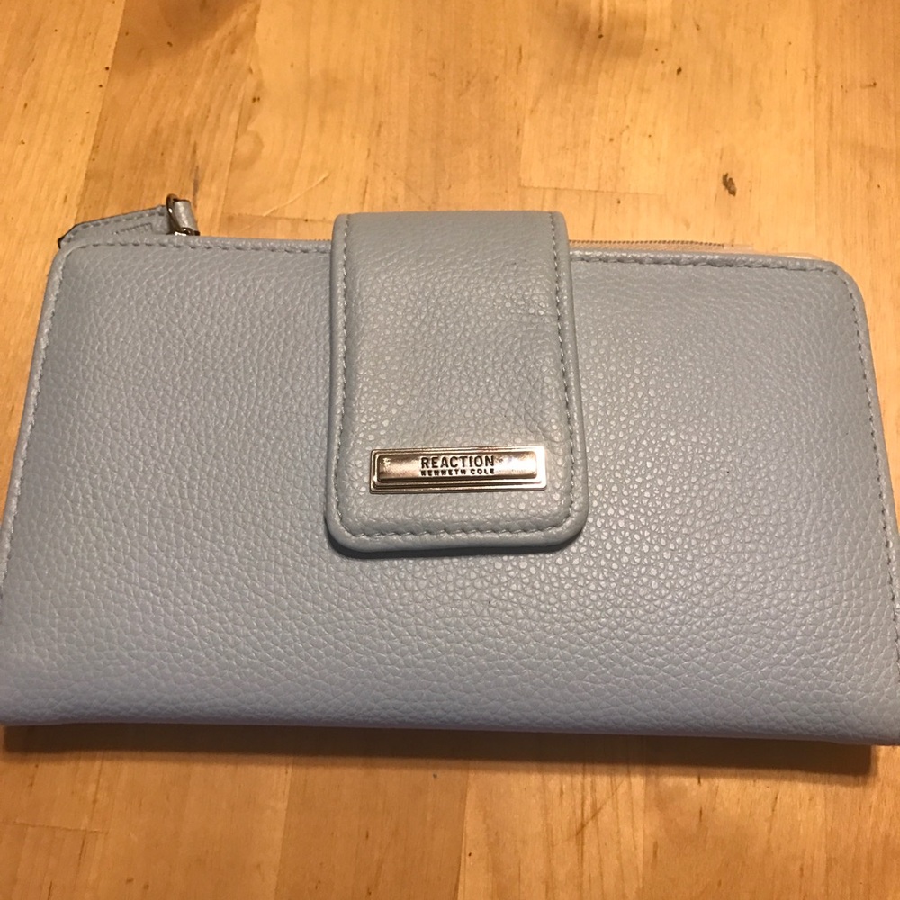 Kenneth Reaction wallet from Marshalls-Iight blue