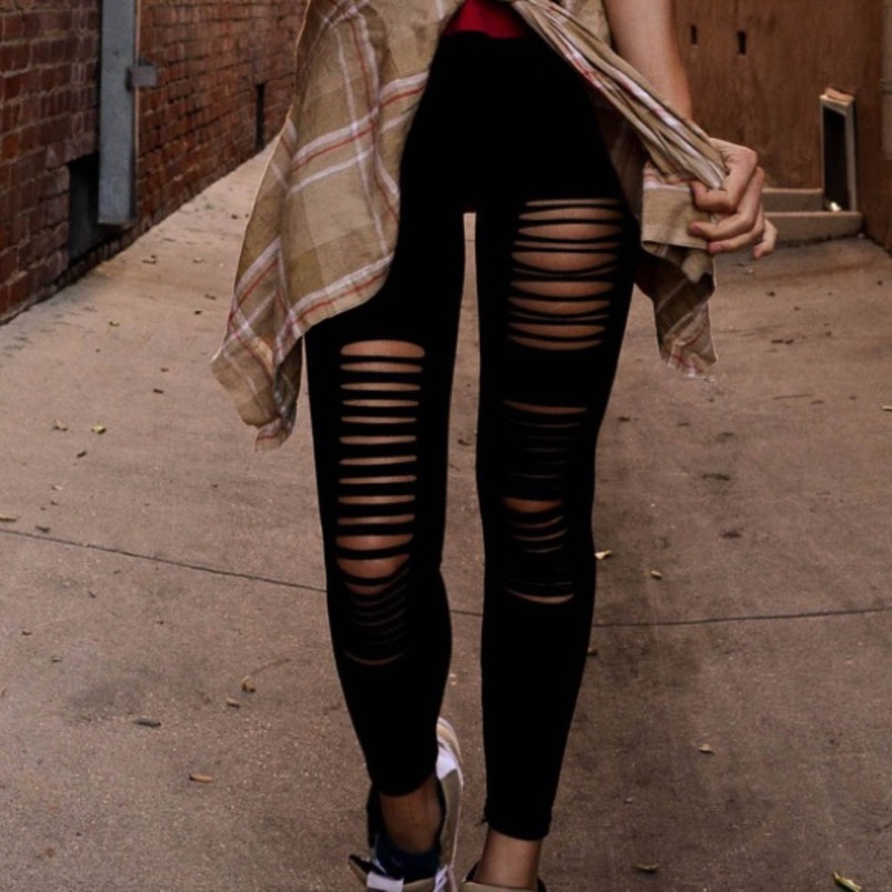Slashed low rise leggings