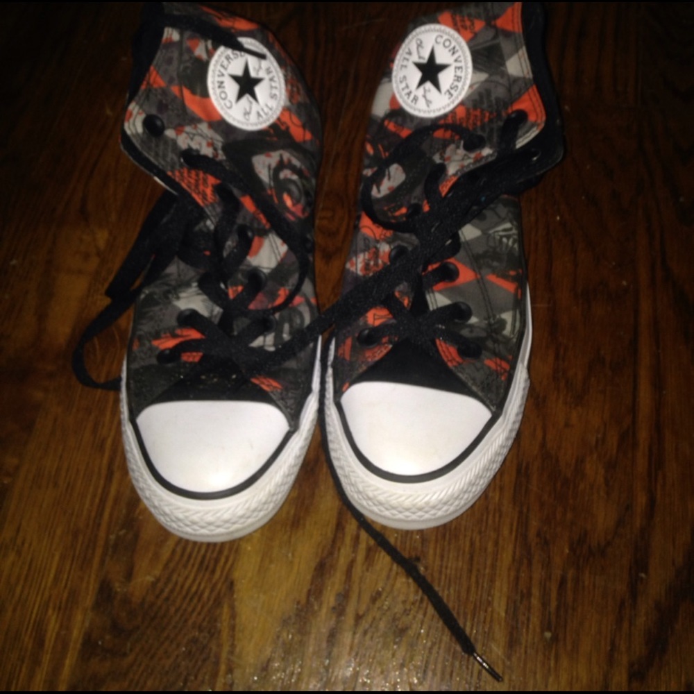 Harley Quinn converse