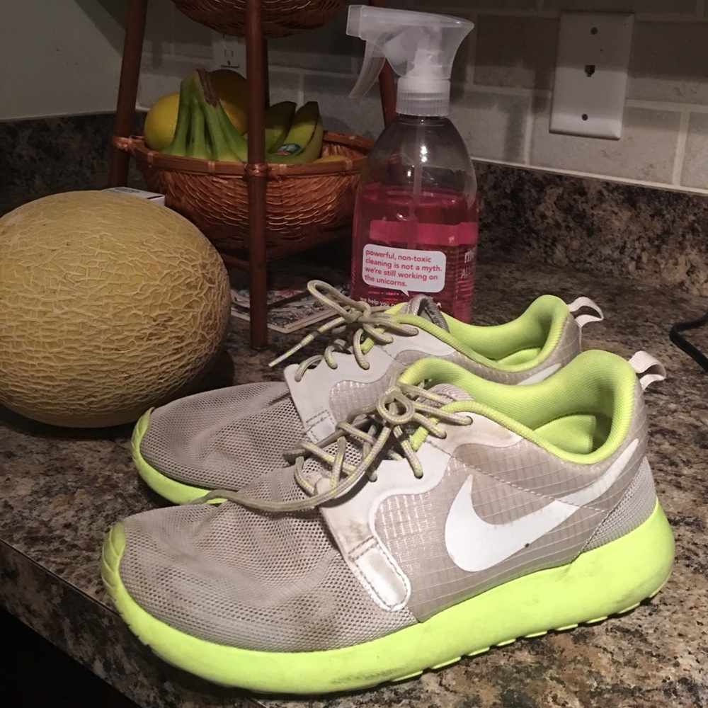 NIKE ROSHE