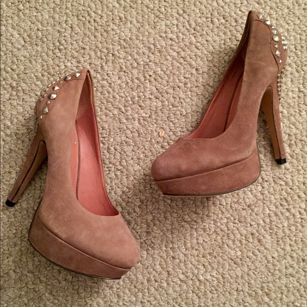 Tan Leather Vince Camuto Heels with Silver Studs