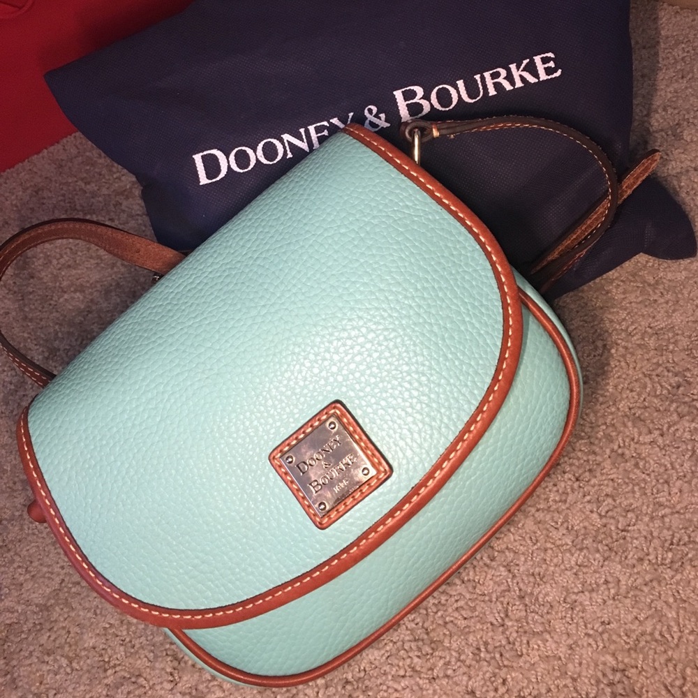 Dooney and Bourke cross body bag