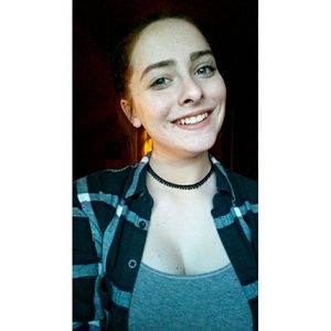 Meet your Posher, Claudia