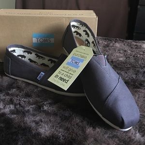 BRAND NEW NEVER WORN TOMS
