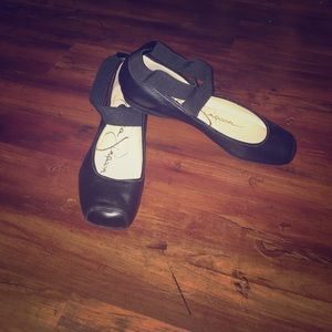 Black ballerina style flats