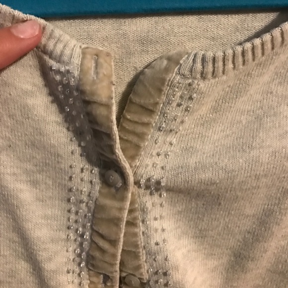 Cute light grey sweater - Picture 2 of 3