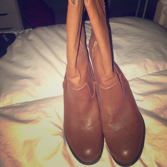 Shoes - Forever twenty one heeled boots
