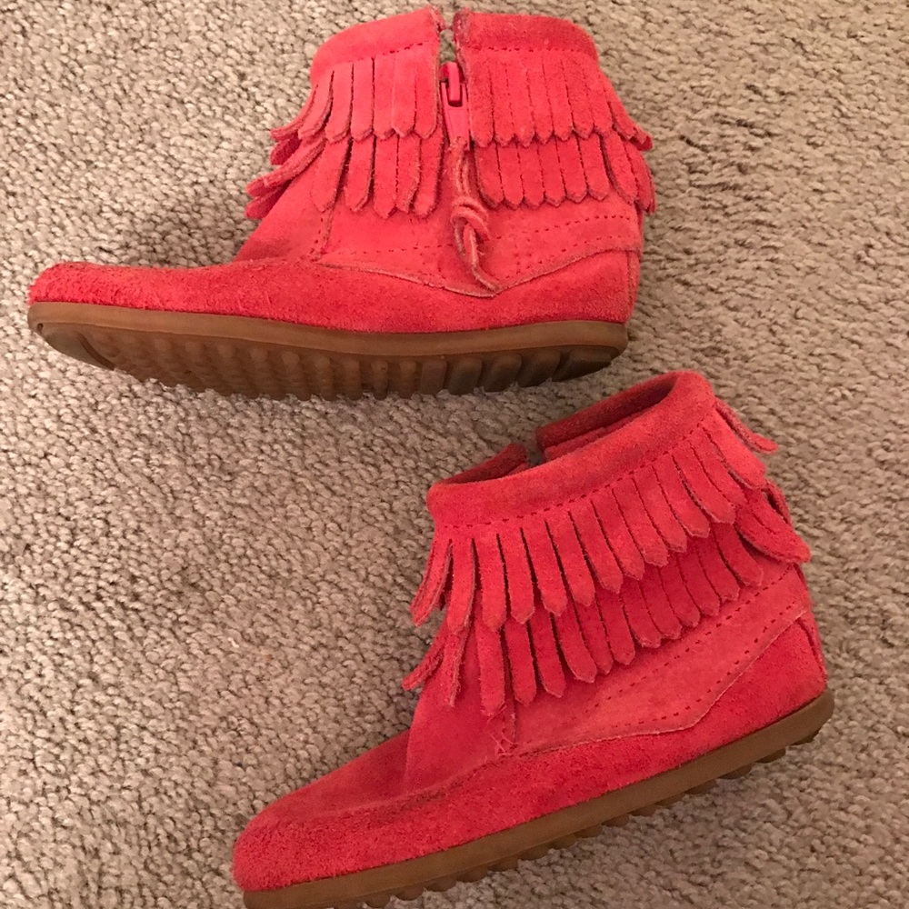 Minnetonka Girl's Pink Suede Ankle Boots