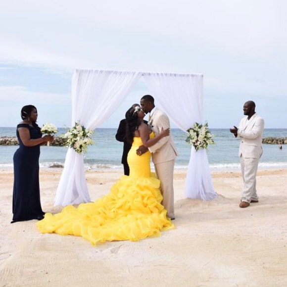 Meet your Posher, Tiffney - Picture 2 of 2