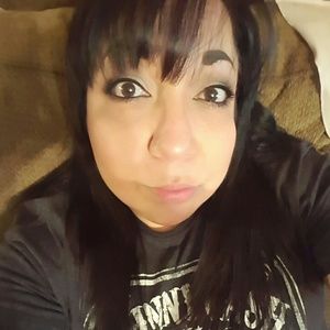 Meet your Posher, Raquel