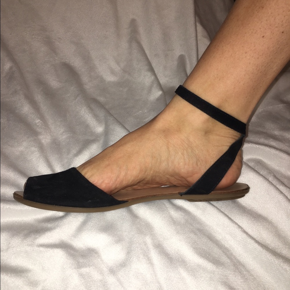 Black aldo sandal