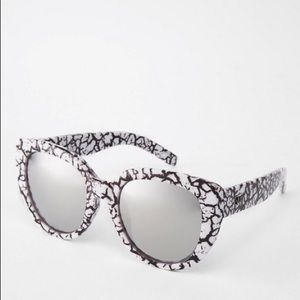 Quay Australia St Capri marble sunglasses