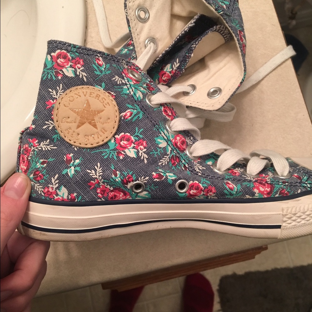 Floral converse