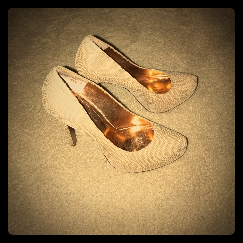 BCBG cream heels