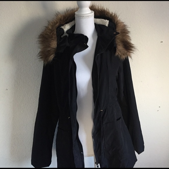 LF Faux fur fleeced line hooded jacket - Picture 2 of 3