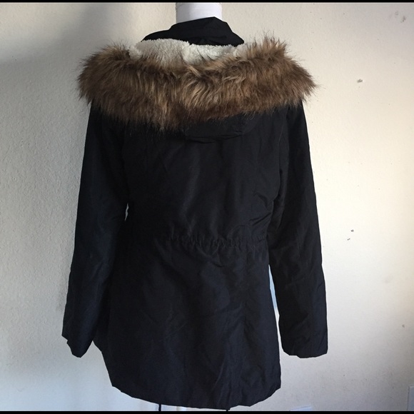 LF Faux fur fleeced line hooded jacket - Picture 3 of 3