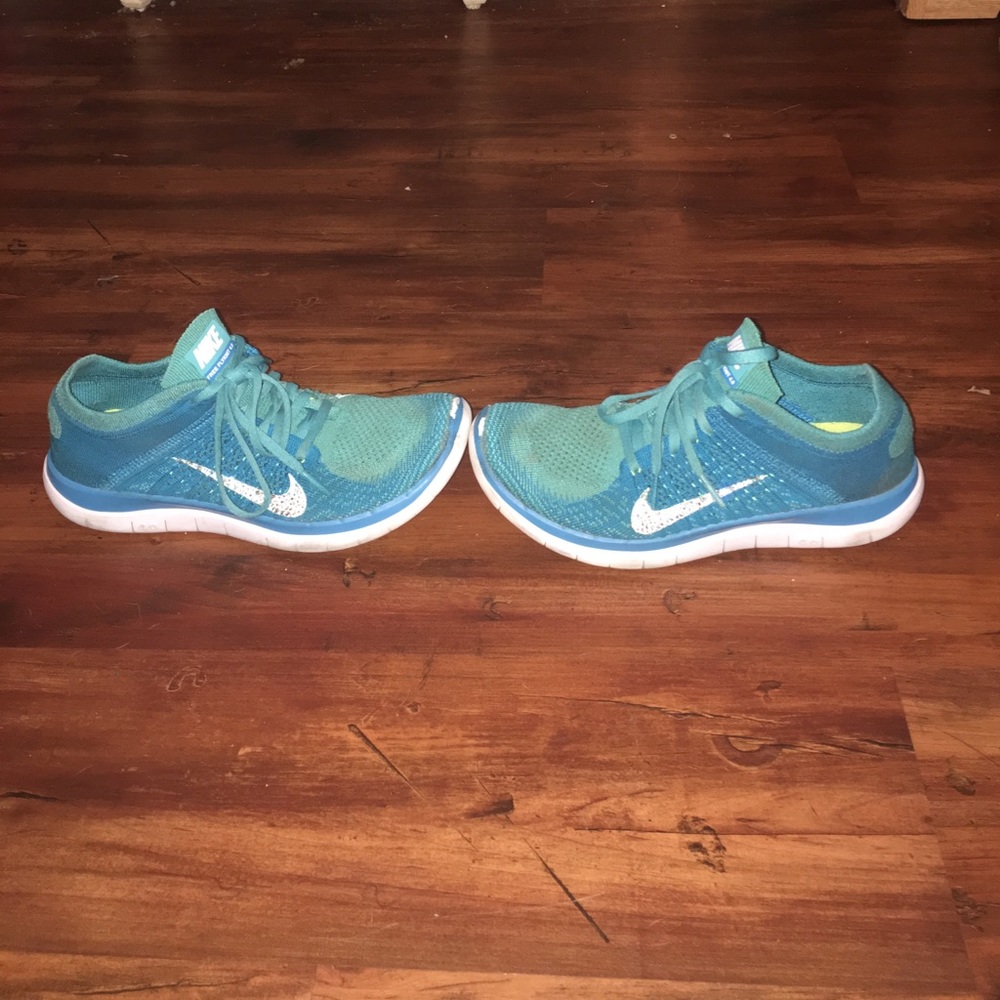 Nike free 4.0 tennis shoes