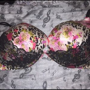 Victoria's Secret 34DD Bra
