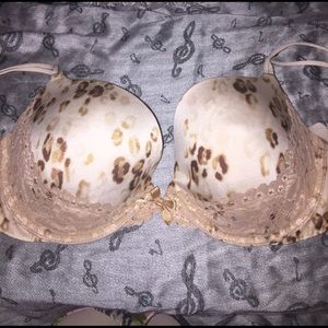 Victoria's Secret very sexy push up bra