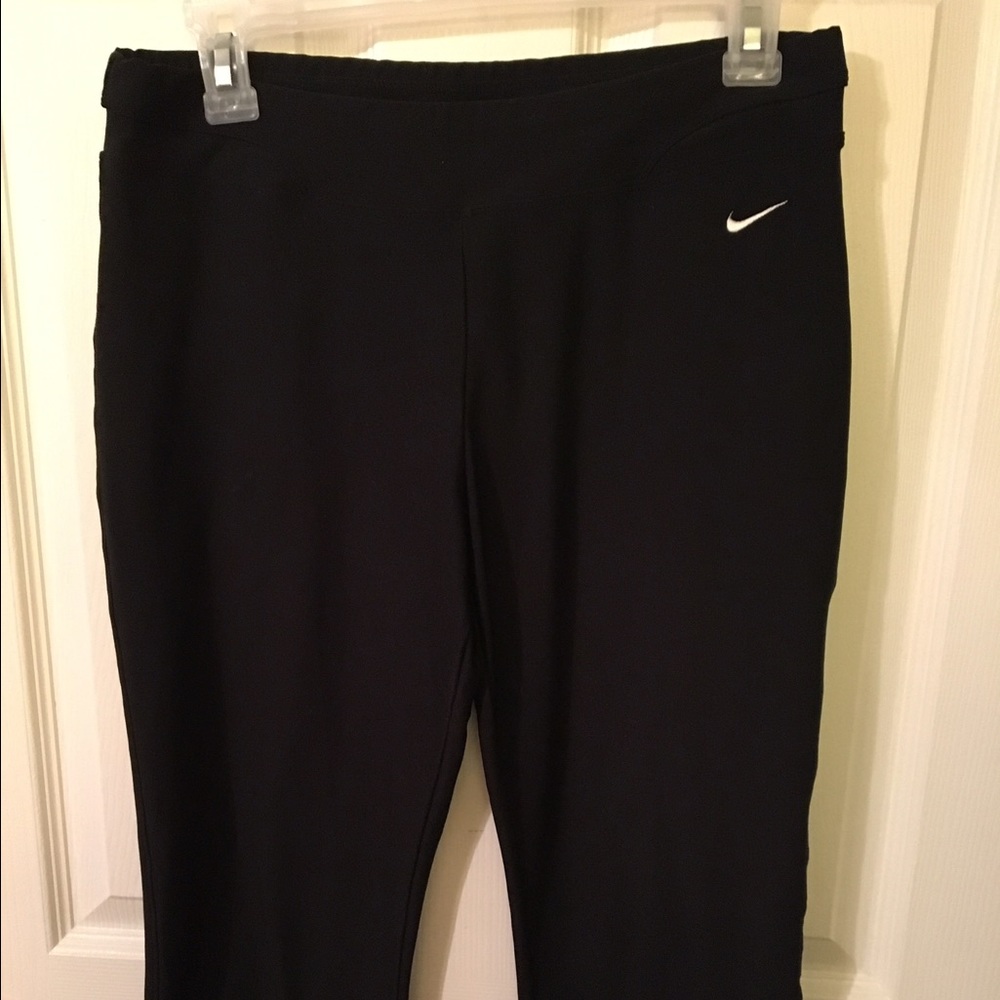 Nike women's black Yoga capris