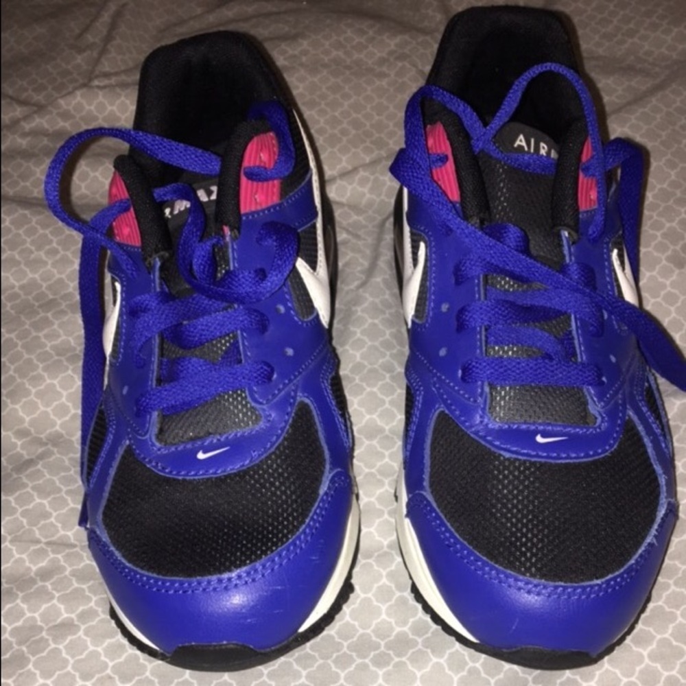 Nike air maxes
