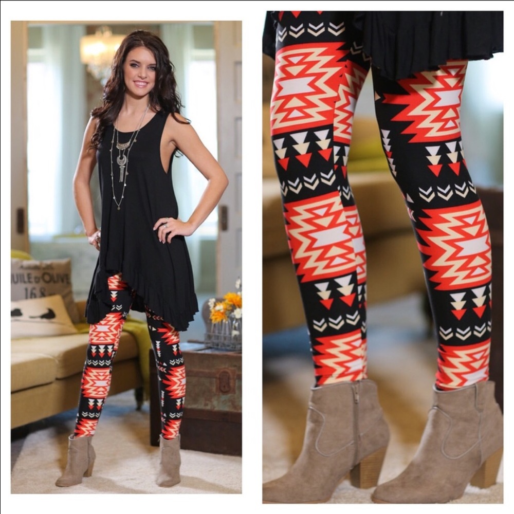 NWT AZTEC CORAL CREAM BLACK LEGGINGS