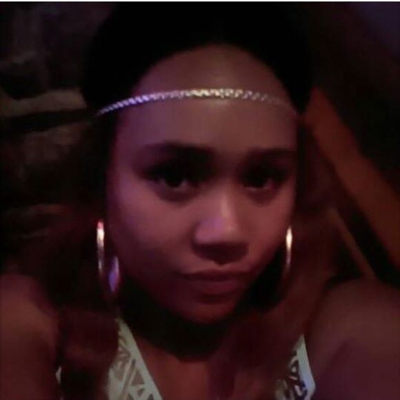 Meet your Posher, Cassandra - Picture 1 of 1