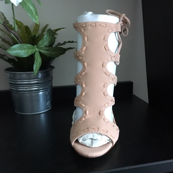 BLUSH PINK CUT OUT SIDE HEELS - Picture 5 of 7