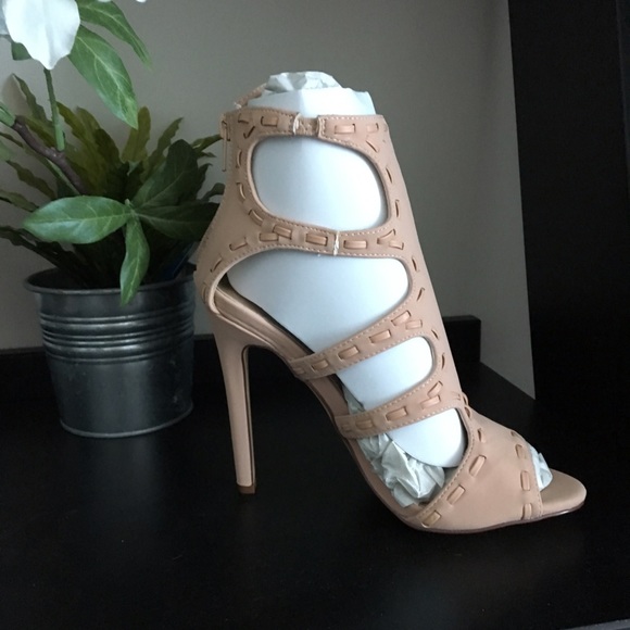 BLUSH PINK CUT OUT SIDE HEELS - Picture 6 of 7