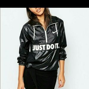 Nike women's windbreaker